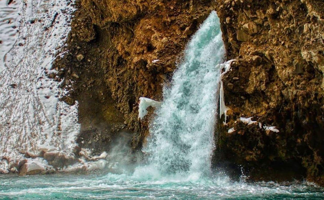 Cajón del Maipo, waterfall of El Yeso