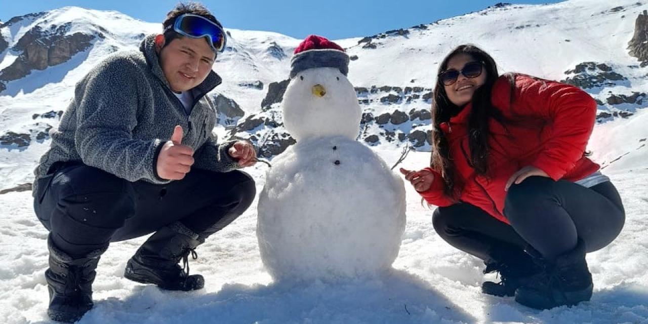 Disfruten de un día en la nieve con los suyos