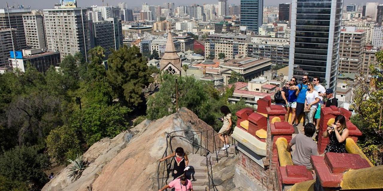 Descubre y conoce lo mejor de Santiago. Te ofrecemos el mejor city tour